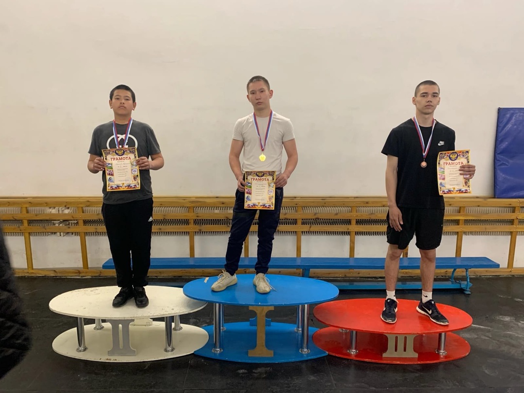 Соревнования по гиревому спорту..